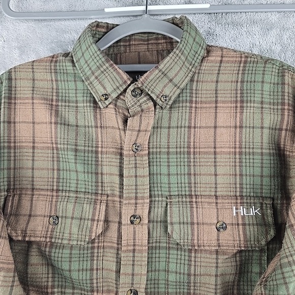 HUK Performance Flannel Shirt Mens Small Brown Green Plaid Fishing Soft - Picture 3 of 9